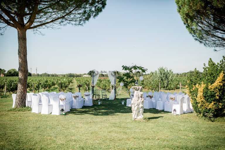 Wedding celebrated at Château Saint Louis, a wine estate near Toulouse
