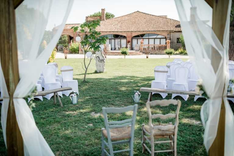 Wedding celebrated at Château Saint Louis, a wine estate near Toulouse
